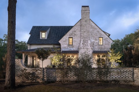 351 N Summit St_Web Res-1