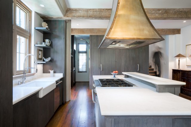 351 N Summit St_Web Res-11