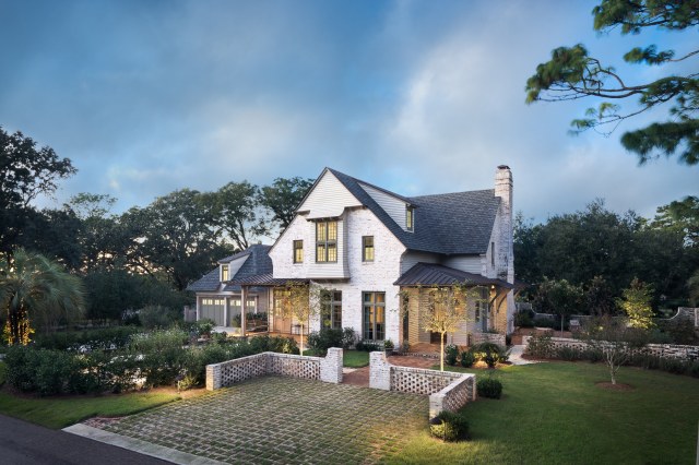 351 N Summit St_Web Res-23