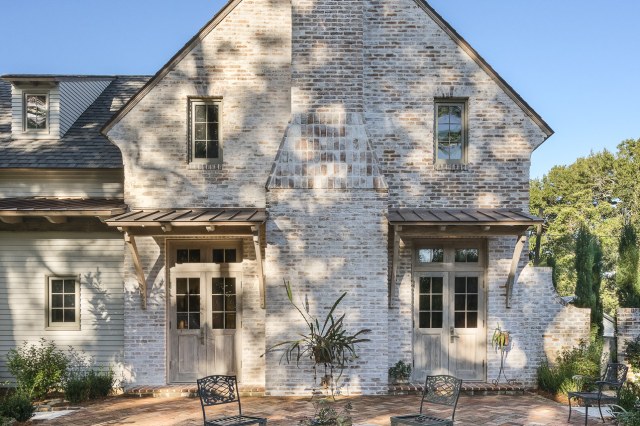 351 N Summit St_Web Res-5